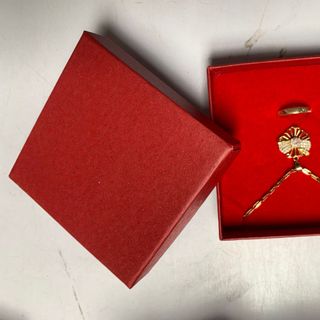 Hộp Đựng Vòng Trang Sức, Nhẫn, Dây Chuyền, Bông Tai màu đỏ kèm mút phủ nhung đỏ,in ấn logo thương hiệu theo yêu cầu giá sỉ