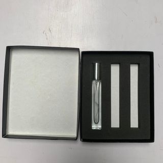 Hộp đựng nước hoa 3 khay loại chai 10ml tặng kèm mút cao su non, chất liệu bìa giấy cứng chống va đập