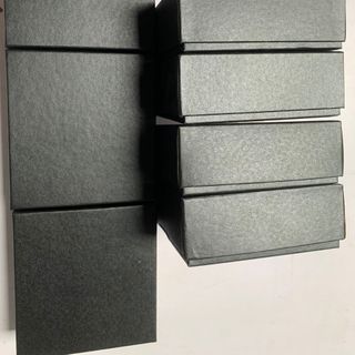 Hộp đựng thắt lưng màu đen chất liệu bìa giấy cứng chống va đập, in ấn logo thương hiệu theo yêu cầu