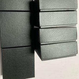 Hộp đựng thắt lưng màu đen chất liệu bìa giấy cứng chống va đập, in ấn logo thương hiệu theo yêu cầu