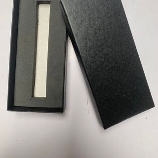 Hộp đựng chai nước hoa chiết 10ml kèm tặng mút chất liệu bìa giấy cứng chống va đập, in ấn logo thương hiệu theo yêu cầu
