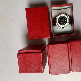 Hộp đồng hồ Giả Da size lớn 10x7x7 màu đỏ bìa giấy cứng kèm gối bông trắng, in ấn logo thương hiệu theo yêu cầu