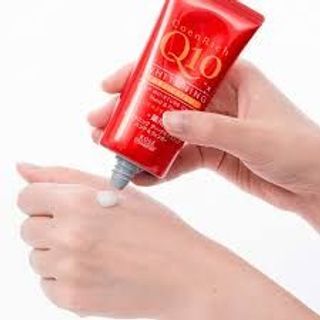 Kem dưỡng da tay Kose Q10 đỏ_
