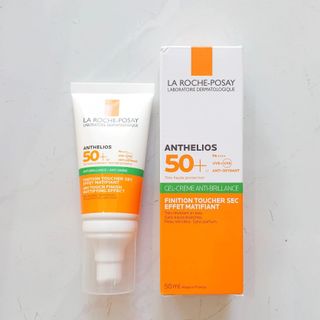 Kem Chống Nắng LaRoche-Posay Kiểm Soát Dầu SPF50+ 50ml ( Vạch xanh lá )