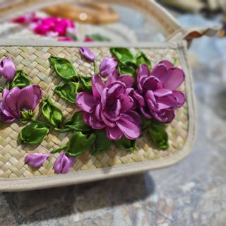 Túi cỏ bàng thêu hoa kẹp nách