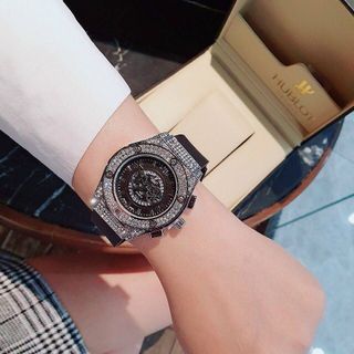 HOT DEAL ĐỒNG HỒ NAM NỮ THỜI TRANG HUB DÂY CAO SU MẶT TRÒN GIẢ CƠ GẮN ĐÁ 5