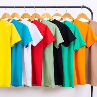 Trong đời sống hằng ngày áo phông có thể mặc ở nhiều hoàn cảnh môi trường khác nhau từ công sở, trường học, các chuyến đi du lịch vui chơi, giải trí…bởi cùng là áo phông nhưng may theo phong cách lịch sự đứng đắn thì đó lại là trang phục mặc để đi làm. Còn với áo phông may phá cách, in hình ngộ nghĩnh thì lại phù hợp cho những buổi đi chơi…