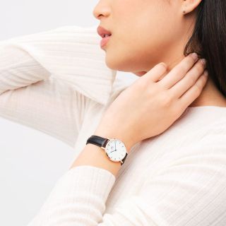 ĐỒNG HỒ NỮ CAO CẤP D.W PETITE ROMAN NUMERALS DÂY DA MẶT TRÒN 2