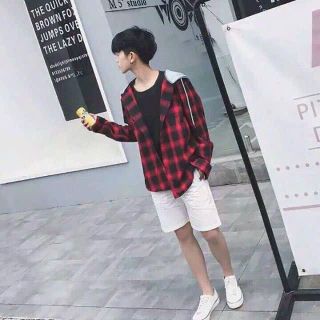 ÁO SƠ MI NAM NỮ TAY DÀI CÓ NÓN CHẤT KATE SỌC CARO CÁ TÍNH PHONG CÁCH -HTM FASHION giá sỉ