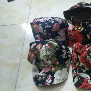 Nón kết đủ mẫu loại hoa CQ