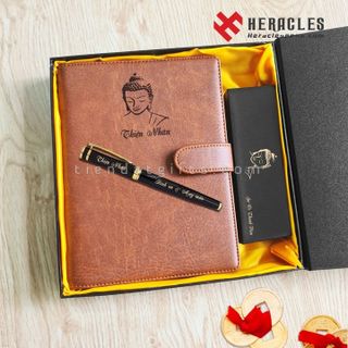 Bộ sổ tay khắc tên, sổ da và bút ký - GIFSETs Bộ quà tặng in khắc tên, chữ, logo theo yêu cầu, làm quà tặng sự kiện doanh nghiệp, quà tặng tri ân thầy cô giáo