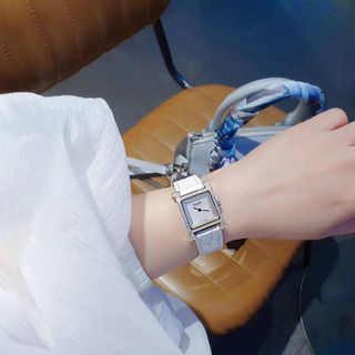 ĐỒNG HỒ NỮ CAO CẤP HEMES DÂY DA MẶT VIỀN ĐÁ NEW 2