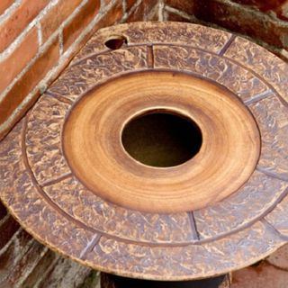 Lavabo trụ đứng hay lavabo sân vườn, để ngoài trời, phù hợp phong cách Đông Dương