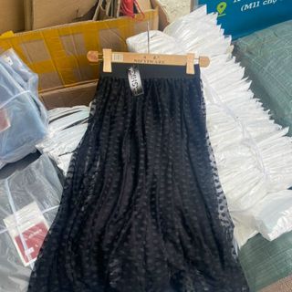 CHÂN VÁY DÀI HOẠ TIẾT LƯớI BI CÓ LÓT TRONG - LÊ PHƯƠNG BOUTIQUE