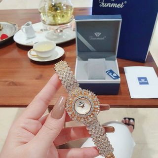 ĐỒNG HỒ NỮ CHÍNH HÃNG FUNMEI F2030 FULL ĐÁ PHA LÊ ĐI KÈM TEM KÍCH HOẠT ĐIỆN TỬ BẢO HÀNH CHÍNH HÃNG