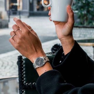 ĐỒNG HỒ NAM NỮ CAO CẤP D.W ICONIC DÂY THÉP BẠC MẶT ĐEN KÈM TEM BẢO HÀNH ĐIỆN TỬ