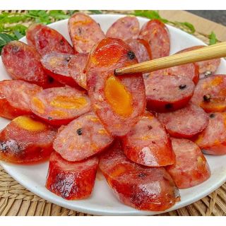 Lạp xưởng heo siêu trứng muối