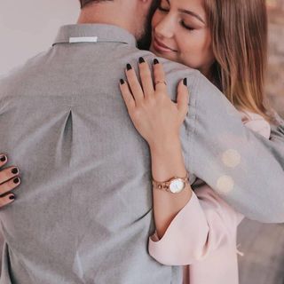 ĐỒNG HỒ NAM NỮ CAO CẤP D.W ICONIC DÂY THÉP HỒNG MẶT TRẮNG KÈM TEM BẢO HÀNH ĐIỆN TỬ 2