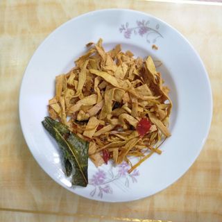 Khô gà chay nhà làm 100g dùng cho ăn chay và ăn mặn, ăn healthy, tiện lợi dễ dàng kết hợp với món ăn