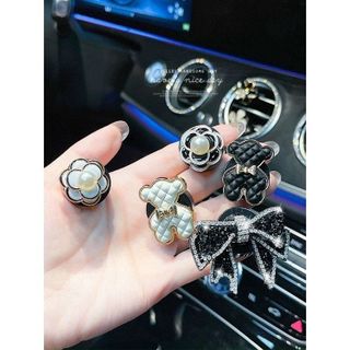 Kẹp khuếch tán sáp thơm gắn điều hòa xe hơi đính đá. Trang trí cửa gió điều hòa ô tô cao cấp- Kim Huệ Yêu Xe