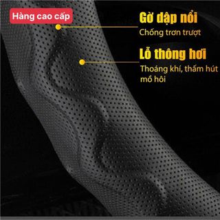 Bọc vô lăng ô tô 3 sọc thể thao - da xịn vân carbon phối da phù hợp với size 38cm cho xe hơi 4 đến 7 chỗ- Kim Huệ Yêu Xe
