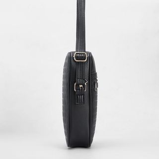 Túi Đeo Chéo Da Dập Vân Dáng Hộp Phong Cách D277