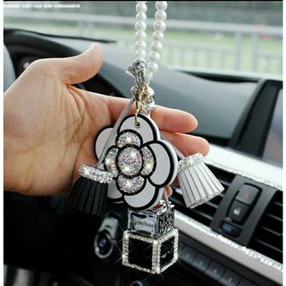 Khánh treo gương hoa trà đính đá sang trọng thời trang tặng kèm nước hoa ô tô