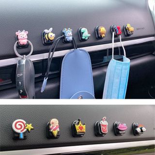Móc treo đồ ô tô mini - Móc treo xe hơi gắn icon hoạt hình dễ thương chịu lực của móc lên đến 3kg Kim Huệ - Yêu Xe