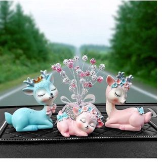 Set hươu Trang trí taplo - hươu bố mẹ và hươu con sang trọng đáng yêu, sinh động cho xế yêu