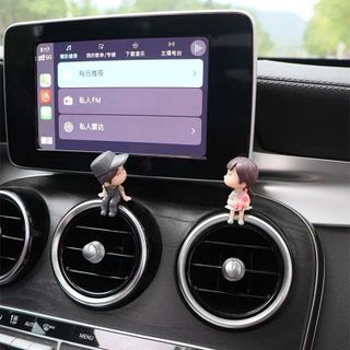 Mô hình cặp đôi bé trai bé gái trang trí xe hơi - Búp bê tình nhân trang trí nội thất xe hơi Kim Huệ - Yêu Xe