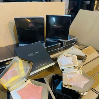 (Xả kho) Phấn bắt sáng ánh nhũ lấp lánh PERFECT DIARY mềm mại mịn lì tạo hiệu ứng 3D 7g