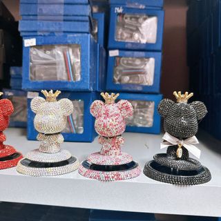 Gấu Gloomy Bear Đính Đá Sang Trọng Trang Trí Taplo Oto, Sáp Thơm Khử Mùi Oto (GCN)