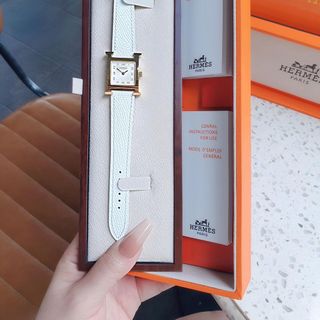 ĐỒNG HỒ NỮ CAO CẤP HEMES DÂY DA MẶT SỐ NIỀNG TRƠN VÀNG 2