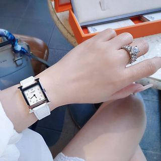 ĐỒNG HỒ NỮ CAO CẤP HEMES DÂY DA MẶT SỐ NIỀNG TRƠN BẠC 2