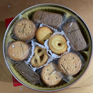 BÁNH QUY HỘP THIẾC ROMA FESTIVE TREATS 300g