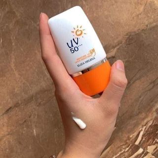 Kem chống nắng Eliza Helena UV 50+++ Thái Lan 30g giúp chống nắng hiệu quả, dưỡng ẩm cho da, phù hợp với mọi loại da