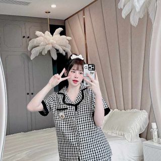 Bộ pyjama kẻ vét thêu gấu đùi viền bèo siêu hot