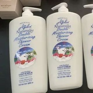 Sữa tắm Ajola Milk Sữa Dê 1200ml Sữa tắm DêAjola Naturally có chứa vitamin E có tác dụng ngăn ngừa lão hóa hiệu quả.