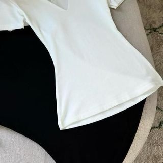 Áo cotton cổ tim cộc tay dáng basic, áo thun 2 màu đen và trắng