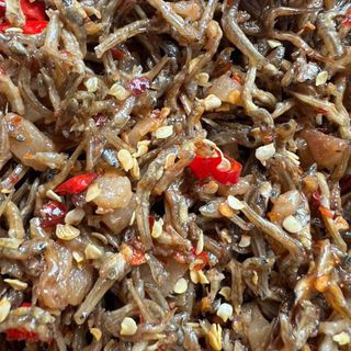 Khô cá cơm mồm rim top mỡ vị cay mặn - 1 hủ 200gr