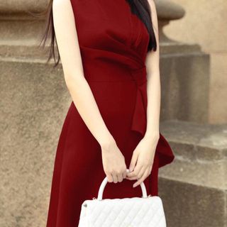 Đầm xòe bèo cườm cổ sang trọng