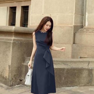 Đầm xòe bèo cườm cổ sang trọng