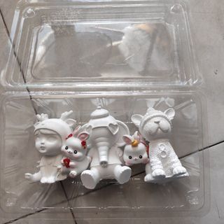 Tượng thạch cao tô màu