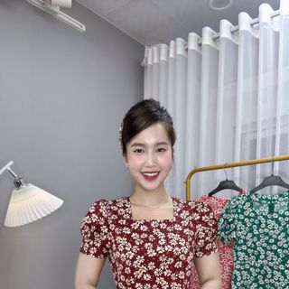 Đầm hoa nhí trung niên dáng dài chất lụa ý TMF sang trọng, váy cổ vuông váy mặc dài qua gối và có túi hai bên - VD033