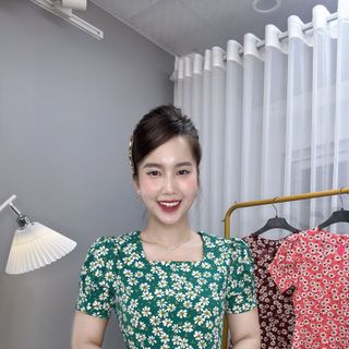 Đầm hoa nhí trung niên dáng dài chất lụa ý TMF sang trọng, váy cổ vuông váy mặc dài qua gối và có túi hai bên - VD033