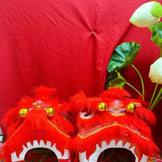 Đầu lân kim sa cho bé - Đầu múa lân Trung thu cho bé có đuôi kim sa, mắt có đèn, decor Tết, trang trí Trung thu
