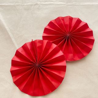 Set 6 quạt giấy nhung đỏ trang trí năm mới, trang trí Tết Tranh