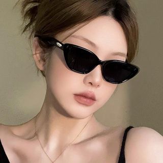 Kính râm mẫu thương hiệu thời trang Hàn Quốc đẹp