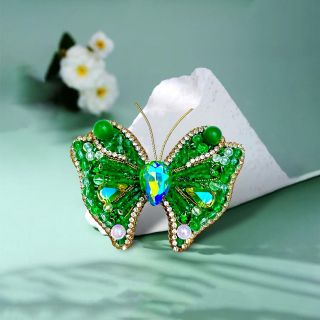 Ghim Trâm Cài Áo Hình Bướm Mẫu Thiết Kế Hàng Thủ Công Kết Cườm. Kích Thước 6.5cm dành cho nữ
