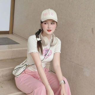 Set đồ xinh áo thun viền ren thêu hình trái tim phối quần hồng kaki ống rộng thời trang dạo phố dành cho nữ